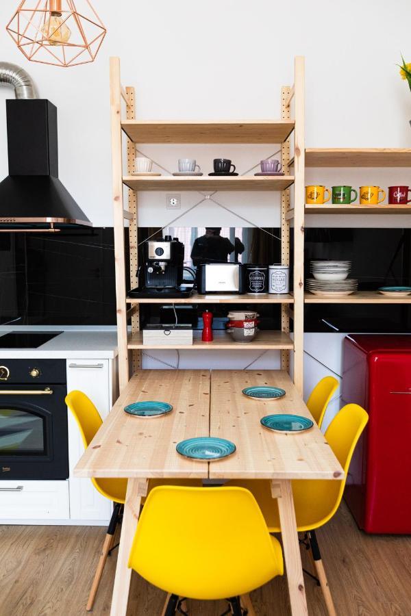 Colorful & Cozy Condo كلوج-نابوكا المظهر الخارجي الصورة