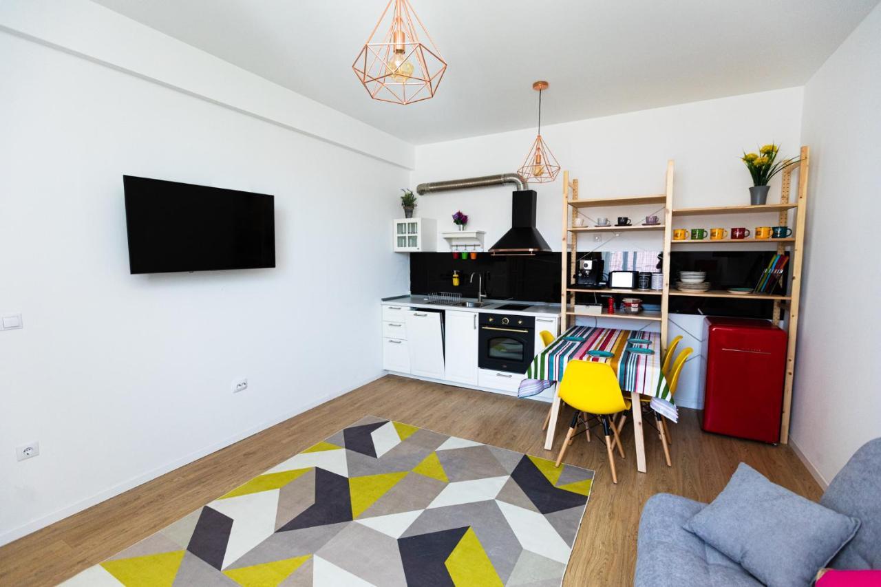 Colorful & Cozy Condo كلوج-نابوكا المظهر الخارجي الصورة